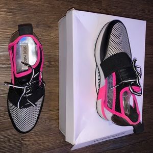 Steve Madden sneaker